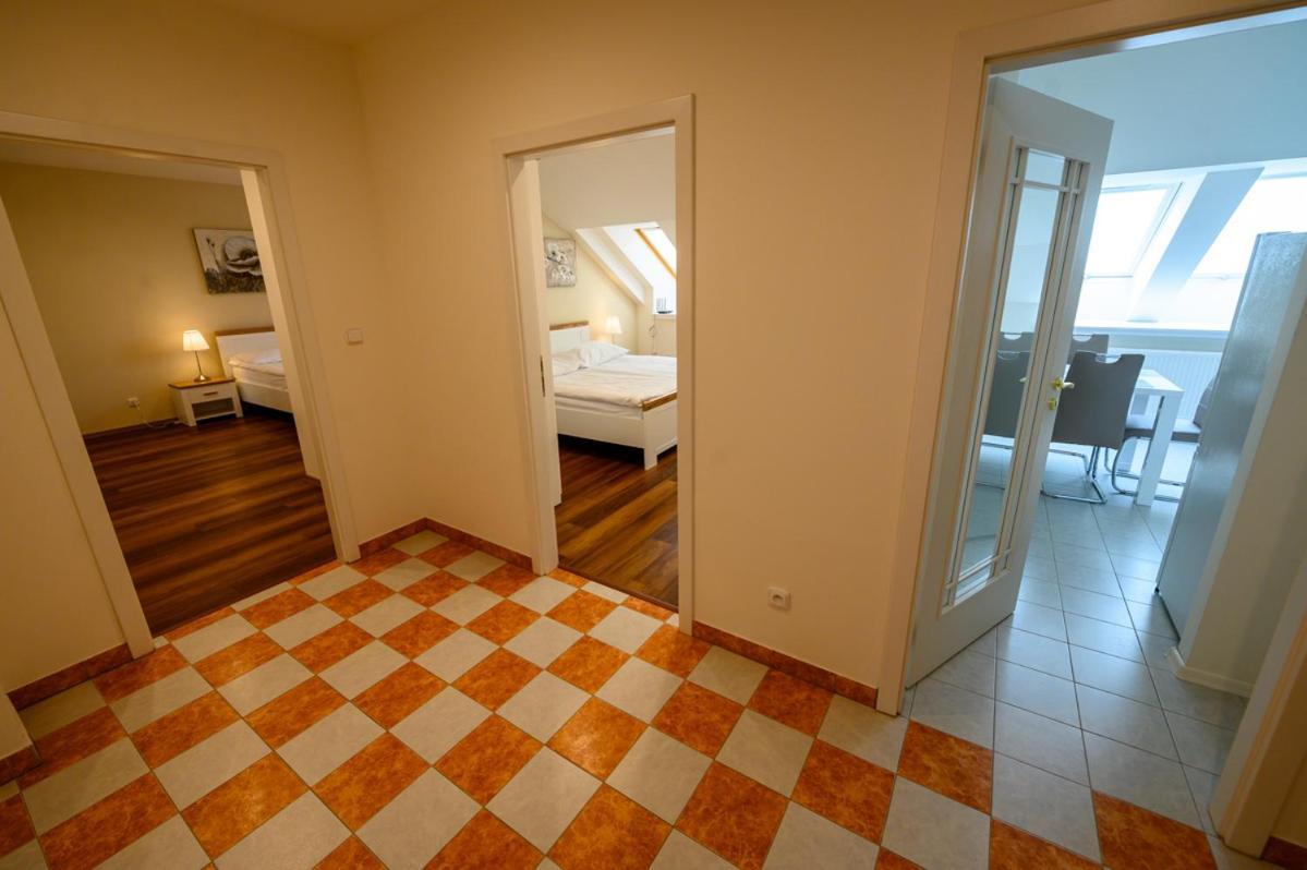 Apartman U Krale - 2 Jicin Exterior photo